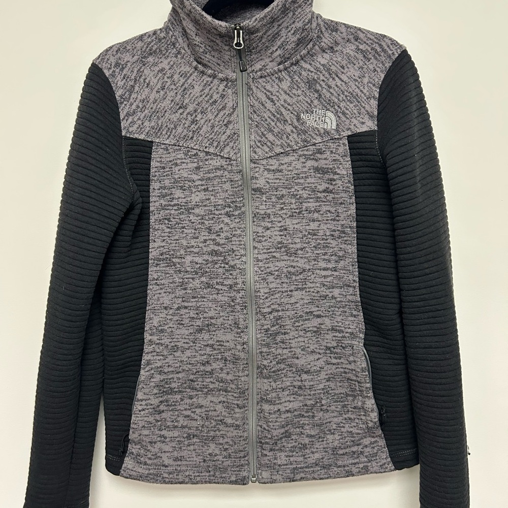 Women’s The North Face Heathered Gray and Black Jacket - Ribbed sleeves. Size M